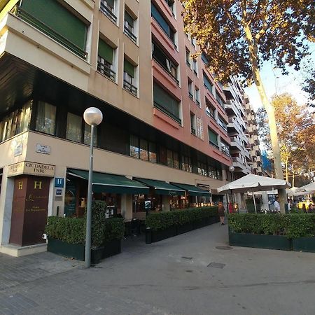 La Ciudadela Hotel Barcelona Bagian luar foto